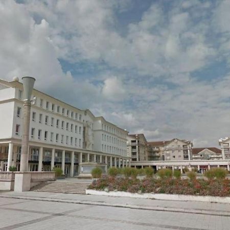 Апартаменты Cosy flat Бюсси-Сен-Жорж Экстерьер фото