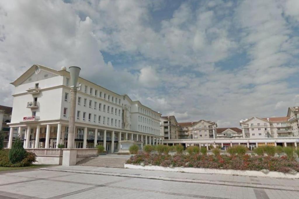 Апартаменты Cosy flat Бюсси-Сен-Жорж Экстерьер фото