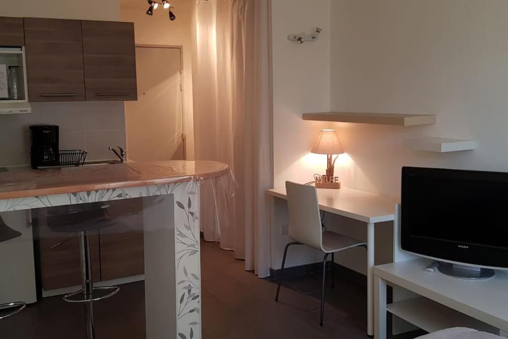Апартаменты Cosy flat Бюсси-Сен-Жорж Экстерьер фото